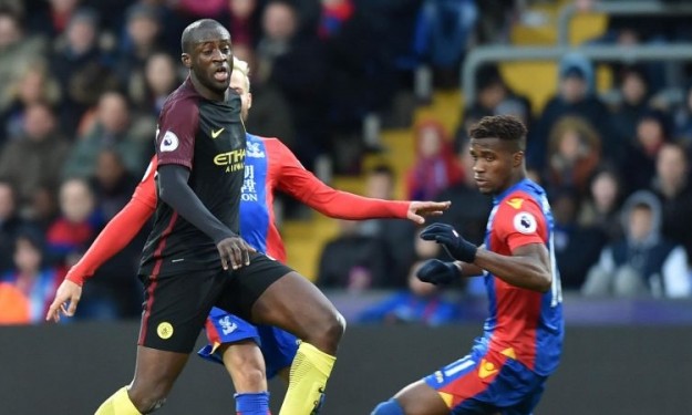 Angleterre L E Yaya Tour Signe Son Retour Par Un Doubl Pour Sa