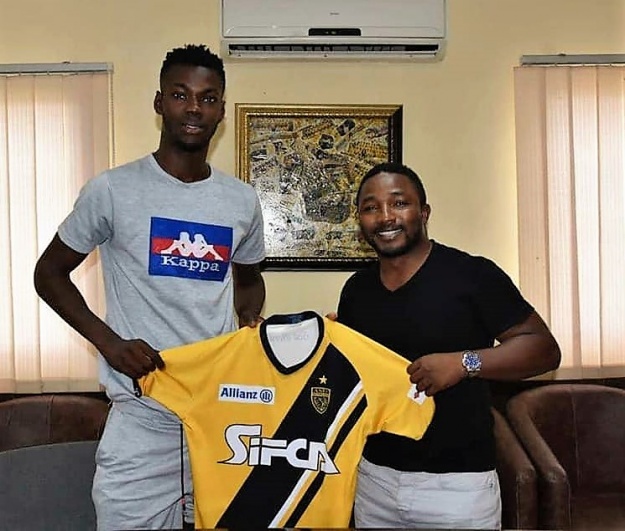 Abdoul Jhatao KABORE avec le Directeur Sportif Bakary Koné Abdoul Jhatao KABORE avec le Directeur Sportif Bakary Koné
