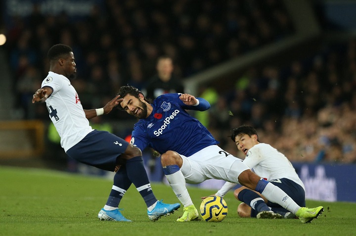 Les terribles images de la fracture d’André Gomes