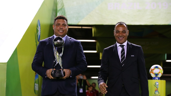 Finale Mondial U17 (2019) : Ronaldo et Cafu avec le trophée