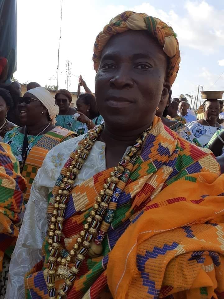 Aka Kouam&eacute; en tenue traditionnelle