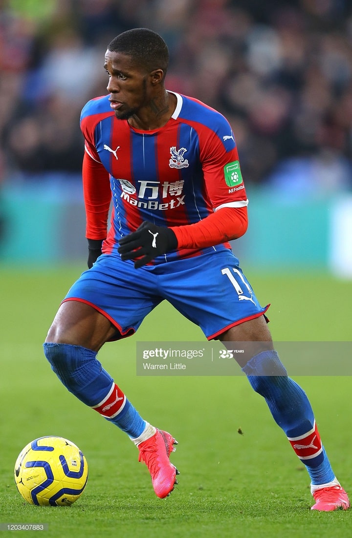Wilfried Zaha sous la tunique de Crystal Palace en 2020 Wilfried Zaha sous la tunique de Crystal Palace en 2020