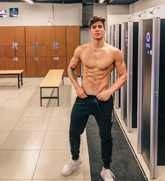 Tiago Ramos (22 ans), amant de Nadine Gonçalves Tiago Ramos (22 ans), amant de Nadine Gonçalves