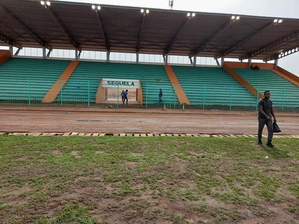 Stade Losseni Soumahoro de Séguéla avant la pluie Stade Losseni Soumahoro de Séguéla avant la pluie