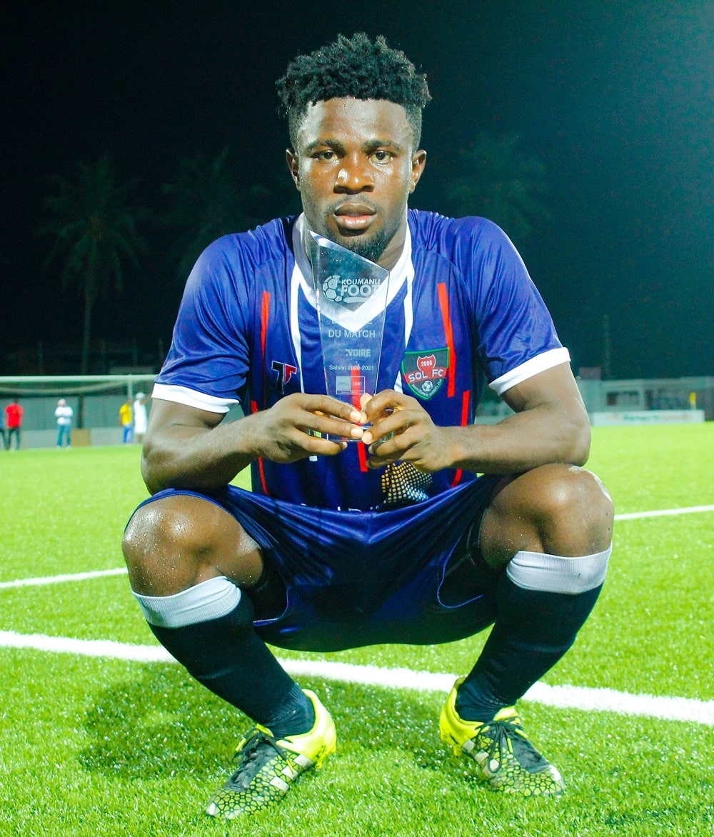 Zaddy Ezechiel (défenseur de SOL) Zaddy Ezechiel (défenseur de SOL)