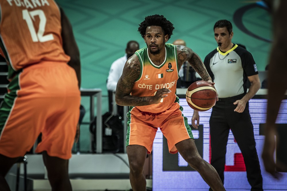 Nisre Mimi Zouzoua, meilleur scorer avec 17 points devant les 13 points du nigérian Benjamin Emelogu Nisre Mimi Zouzoua, meilleur scorer avec 17 points devant les 13 points du nigérian Benjamin Emelogu