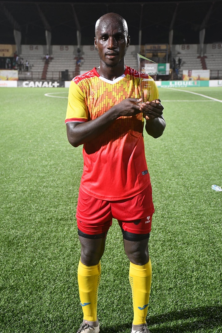Brou Manassé Ngoh (COK) lauréat du Prix A+Ivoire Brou Manassé Ngoh (COK) lauréat du Prix A+Ivoire