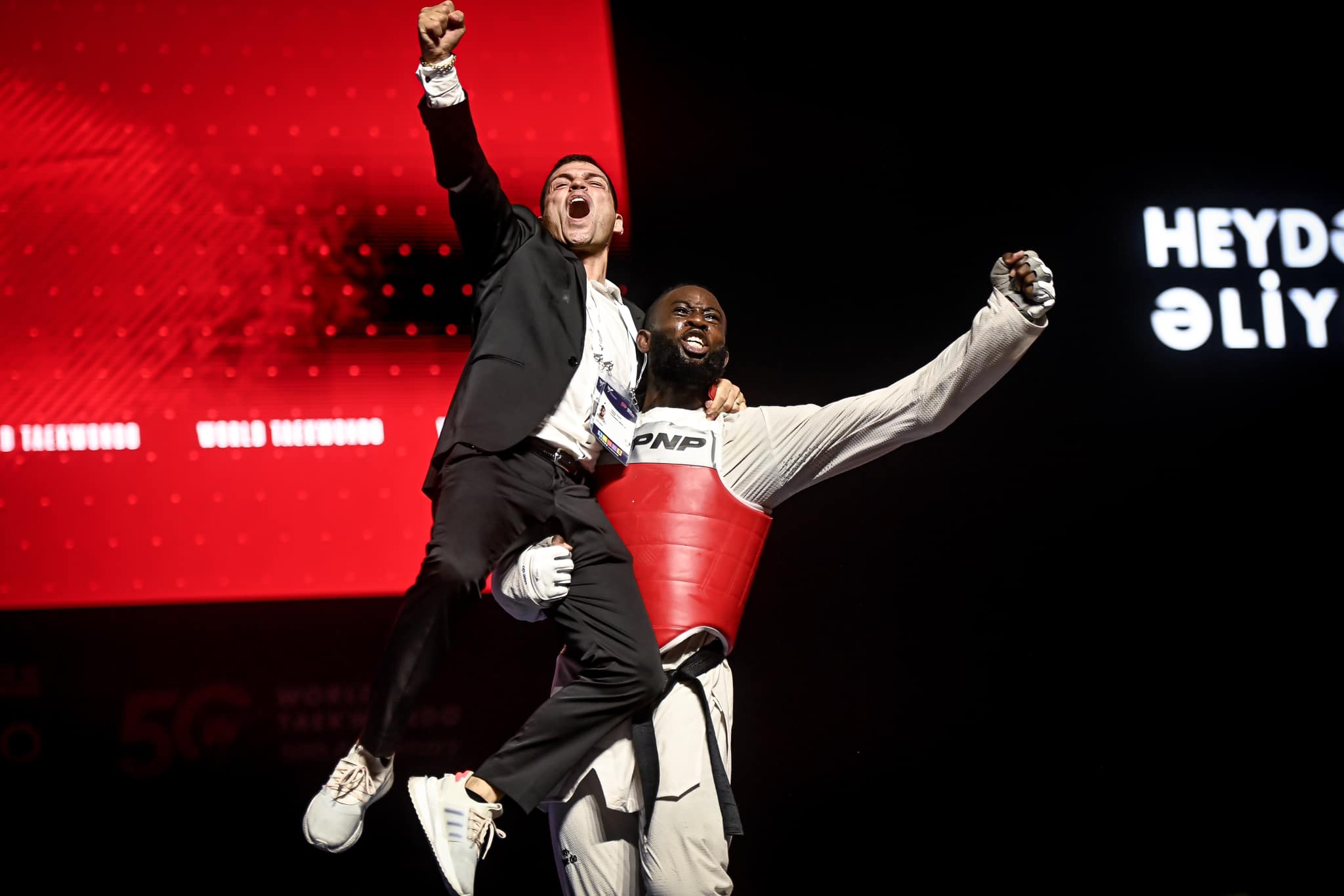 Taekwondo Cissé Cheick remporte l’Or au Championnat du Monde