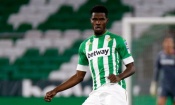 À la découverte de Paul Akouokou, ce jeune milieu ivoirien qui fait le bonheur du Real Betis