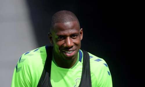 Abdoulaye Doucouré rempile avec les Toffees