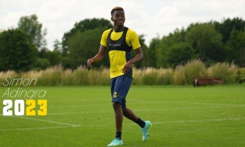 Acheté par Brighton, Simon Adingra débarque en Jupiler League sous la forme d'un prêt