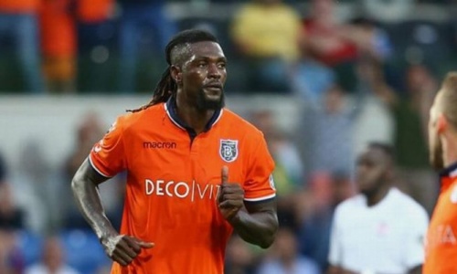 Adébayor prend la direction du Paraguay