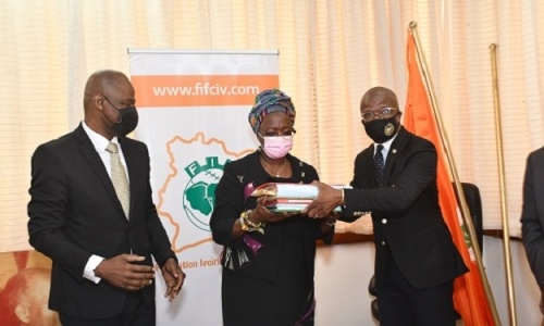 Africa Sports : Passation de charges entre Yves Zogbo Junior et Kuyo Téa Narcisse