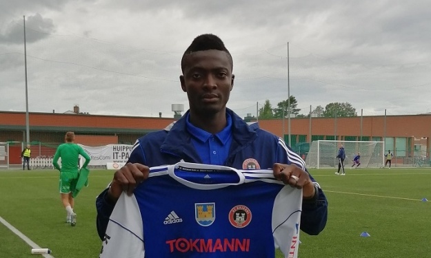 Amiri Bauraux file en Finlande