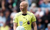 Angleterre : Anthony Taylor range définitivement son sifflet