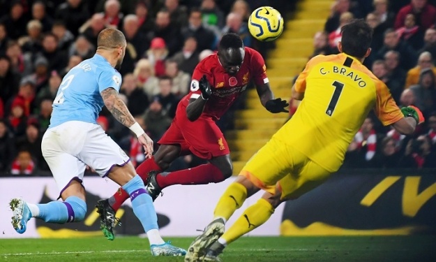 Angleterre : Liverpool et son duo Africain surclassent City à Anfield (vidéo)