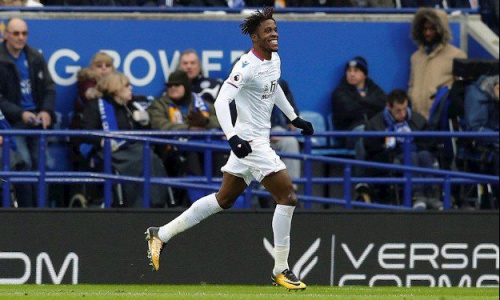 Angleterre : Zaha buteur, Les Eagles s’éloignent de la zone rouge