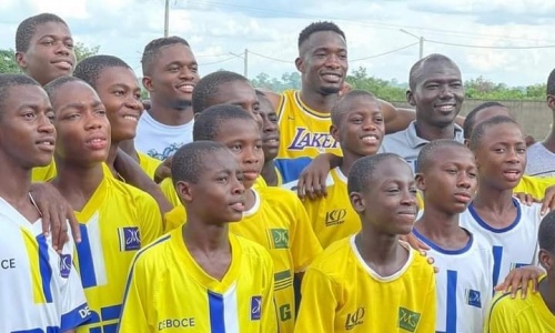 Après Yaya Touré, les pensionnaires de l’Académie JMG de Djékanou ont reçu la visite de Sinaly Diomandé et Cheick Doucouré