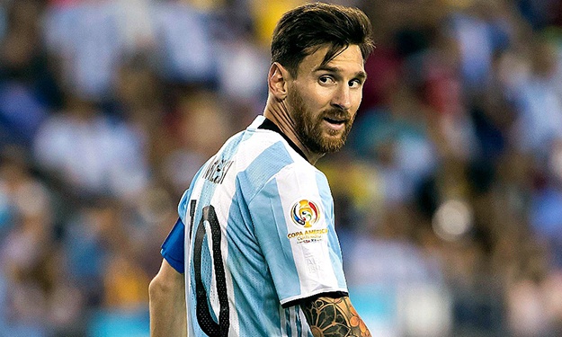 Argentine : Lionel Messi relaxé par la FIFA après ses propos injurieux envers un arbitre