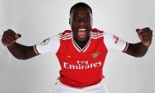 Arsenal : Nicolas Pépé pose sous ses nouvelles couleurs (Images)