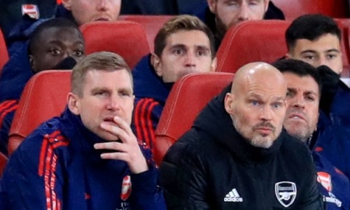 Arsenal : Pépé sur la banc, Ljungberg perd pour sa 1ère à l’Emirates