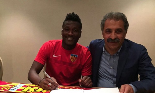 Asamoah Gyan débarque en Turquie