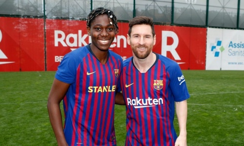 Asisat Oshoala élue meilleure joueuse Africaine