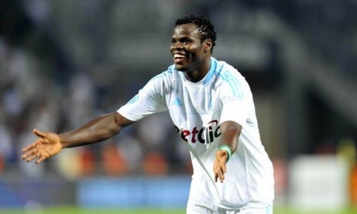 Astuce : Comment bloquer Neymar et Mbappé par… Taiwo Taye (fou rire garanti)