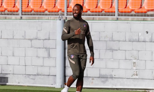 Atlético Madrid : Moussa Dembélé donne de ses nouvelles après s’être effondré en plein entrainement