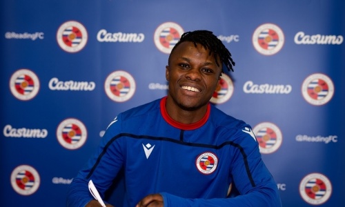 Ayub Masika atterrit à Reading