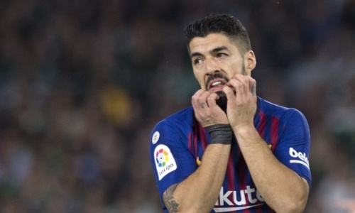 Barcelone : Suarez absent plusieurs mois