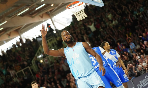 Basket : Cédric Bah rempile avec son club