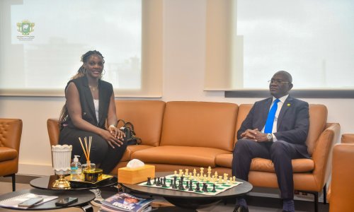 Basket : la Capitaine de la sélection féminine de Côte d’Ivoire reçue par le Ministre Adjé Silas