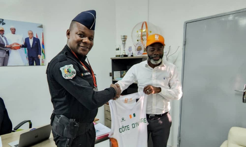 Basketball : la Fédération Ivoirienne marque sa reconnaissance à la Police Nationale