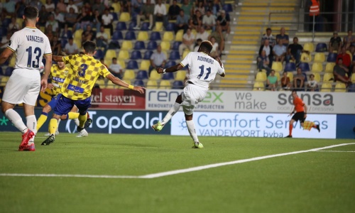 Belgique : Simon Adingra inscrit un bijou pour son premier match en Jupiler League