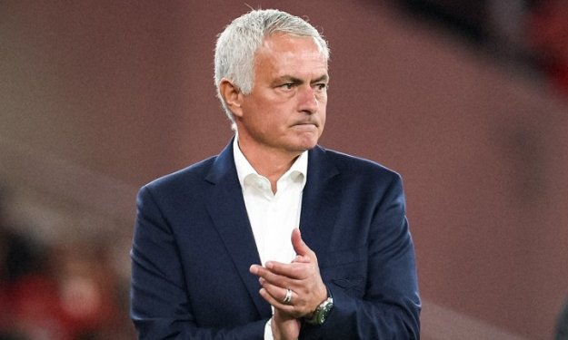 Benfica officialise le départ de José Mourinho, son successeur est connu
