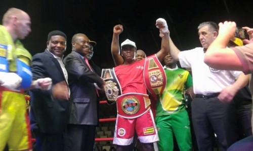 Boxe : Le togolais Lorenzo, champion du monde des poids moyens GBC