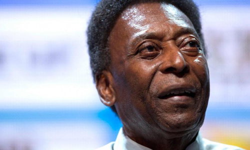 Brésil : Pelé sort du silence après son hospitalisation
