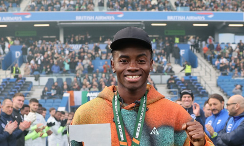 Brighton : Simon Adingra accueilli en rock star après le sacre des Eléphants à la CAN