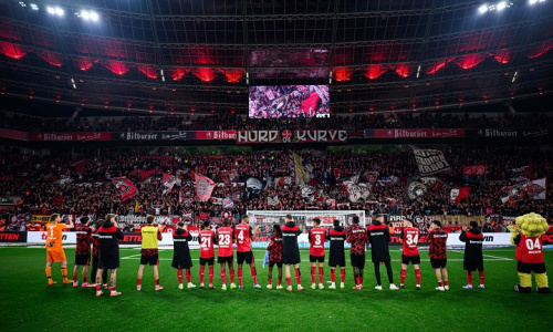 Bundesliga : le Bayer Leverkusen domine Bochum et met la pression sur le Bayern Munich