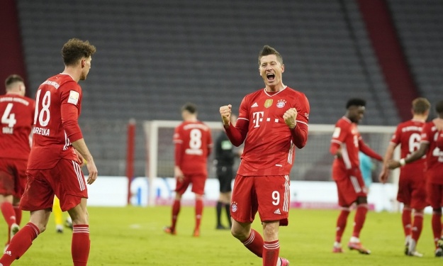 Bundesliga : Le Bayern renverse Dortmund avec un triplé de Lewandowski