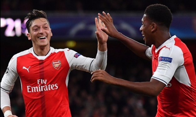 C1 : 1er triplet d'Özil et victoire méritée d'Arsenal face au Ludogorets Razgrad