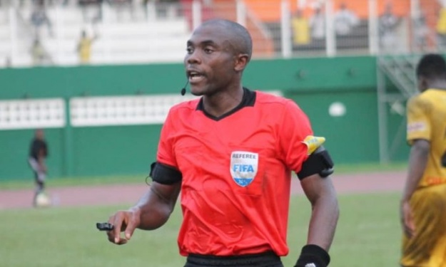 CAF : Le Camerounais Antoine Max Depadoux suspendu pour ‘‘faiblesses notoires d’arbitrage’’