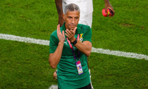 CAN 2023 : Un supporter Ghanéen attaque le sélectionneur Chris Hughton