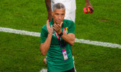CAN 2023 : Un supporter Ghanéen attaque le sélectionneur Chris Hughton