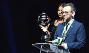 Chapecoense, vainqueur honorifique de la Copa Sudamericana a reçu son trophée