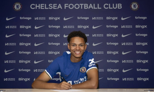 Chelsea enrôle un milieu de terrain de 18 ans