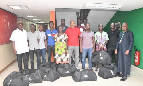 Commission des arbitres : Kalou Bonaventure offre des équipementiers aux arbitres Internationaux Ivoiriens