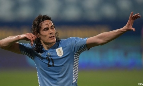 Copa América : Cavani envoie l'Uruguay en quarts ; Le Paraguay surprend le Chili