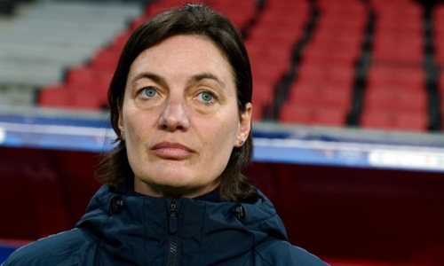 Corine Diacre rempile avec l'Equipe de France Féminine